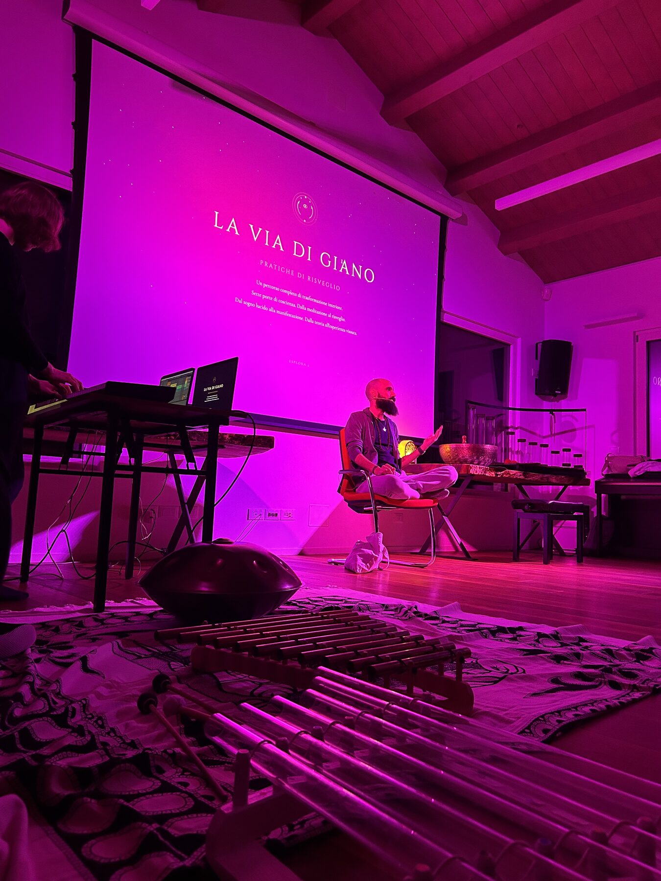 Giano durante un incontro dal vivo